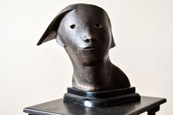 Maska s náhrdelníkem - 1